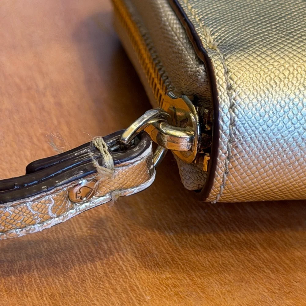 Kate Spade New York Talk Is Chic Saffiano Leather Wallet in Gold‎